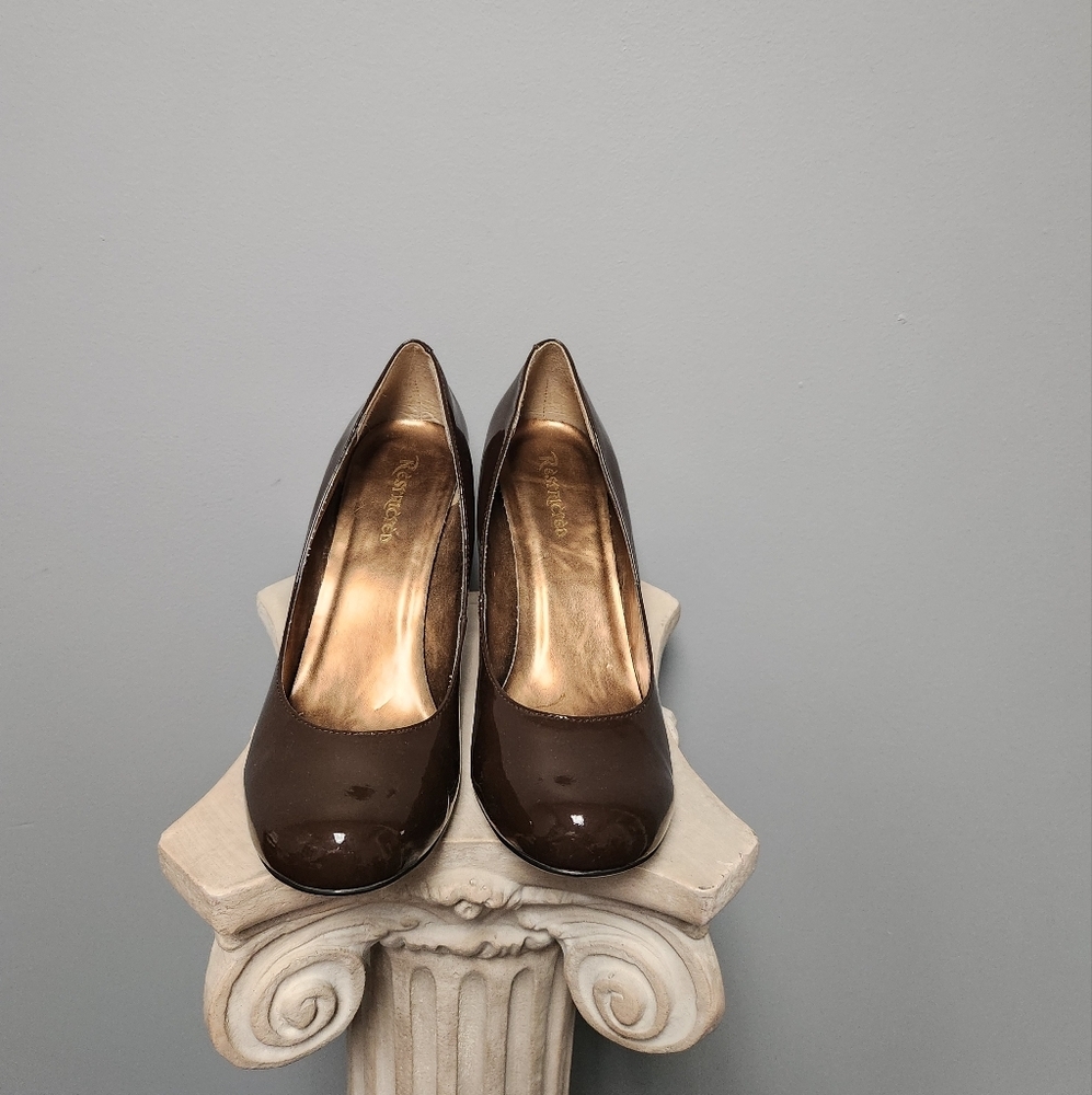 NWT Elegant Patent Leather Brown Pumps 10 - Picture 7 of 7